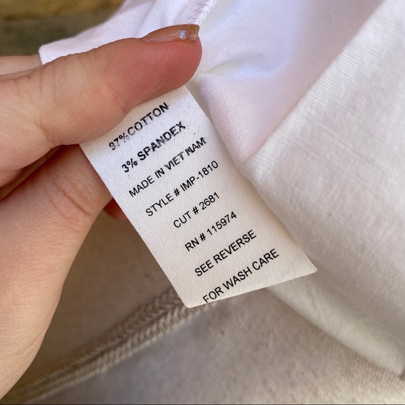 AZIZ white top open shoulder M L - Picture 8 of 8